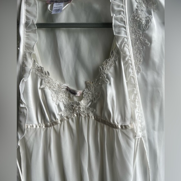 Gorgeous white lingerie set - NWOT - Picture 3 of 5